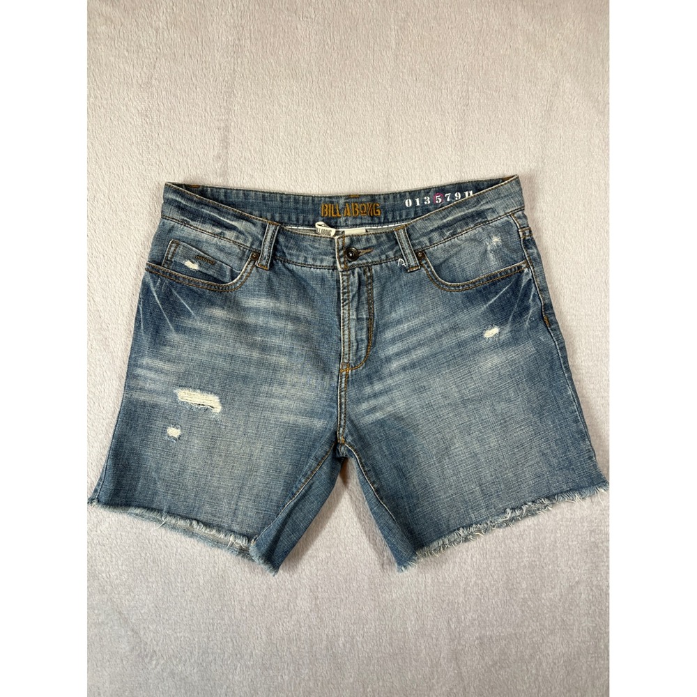 Billabong Women's Boyfriend Denim Shorts Medium Wash Frayed Hem Size 5